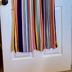 Maxi dress with pockets.  Never worn.  Size is 3x but fits more like a 2x